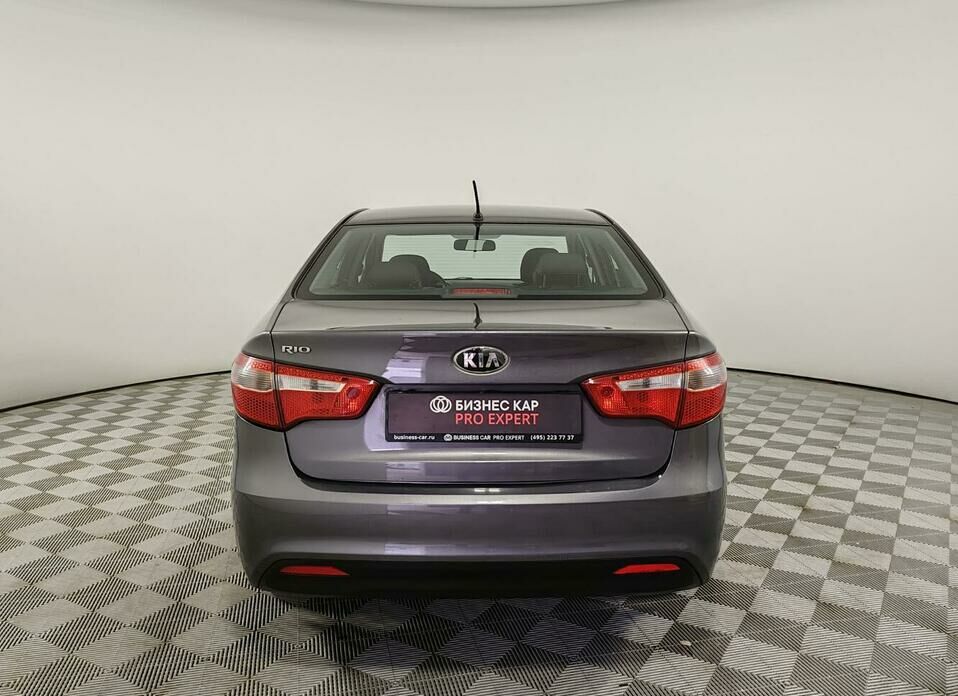 Kia Rio 5-speed 1.6 MT (123 л.с.)