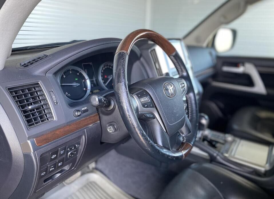 Toyota Land Cruiser, 200 Series Рестайлинг 2 4.5d AT (249 л.с.) 4WD