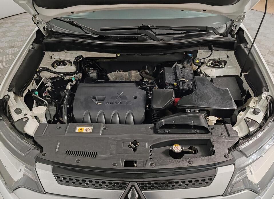 Mitsubishi Outlander, III Рестайлинг 3 2.0 CVT (146 л.с.)