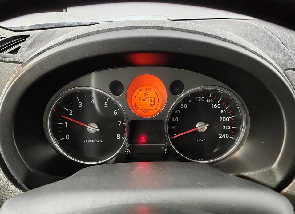 Nissan X-Trail, II 2.0 CVT (141 л.с.) 4WD