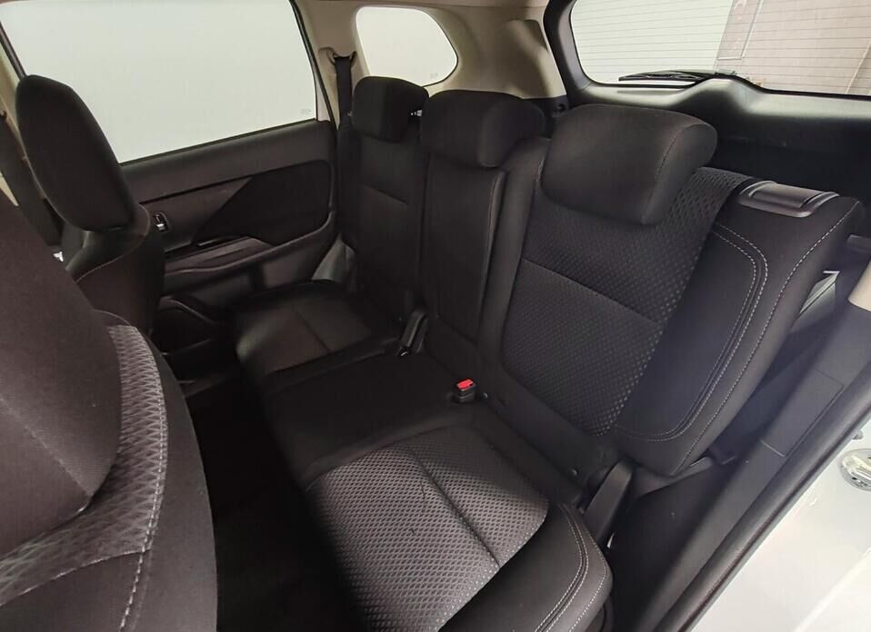 Mitsubishi Outlander, III Рестайлинг 2 2.0 CVT (146 л.с.) 4WD