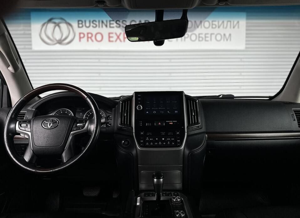 Toyota Land Cruiser, 200 Series Рестайлинг 2 4.6 AT (309 л.с.) 4WD