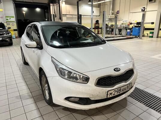 Kia Ceed, II, 2014 г., 217 238 км
