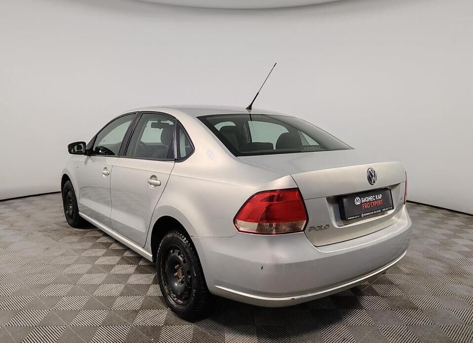 Volkswagen Polo, V 1.6 MT (105 л.с.)