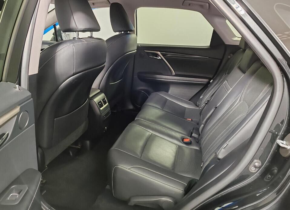 Lexus RX, IV Рестайлинг 300 2.0 AT (238 л.с.) 4WD