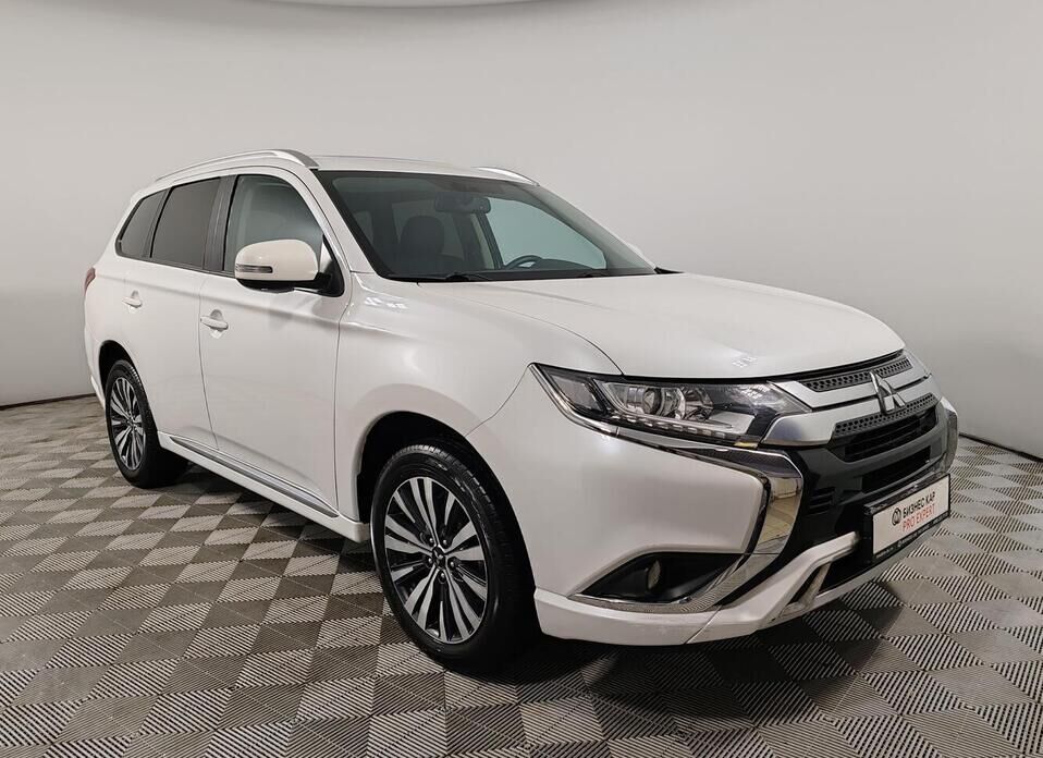 Mitsubishi Outlander, III Рестайлинг 3 2.0 CVT (146 л.с.)
