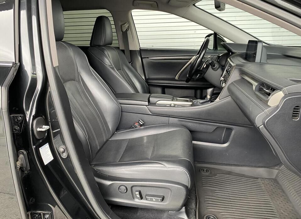 Lexus RX, IV Рестайлинг 300 2.0 AT (238 л.с.) 4WD