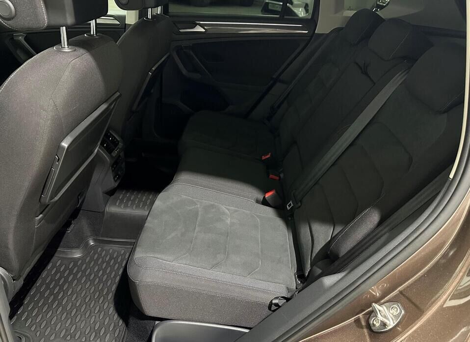 Volkswagen Tiguan, II 2.0d AMT (150 л.с.) 4WD
