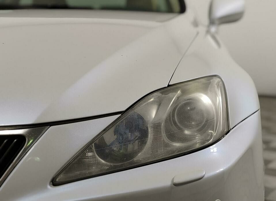 Lexus IS 250 2.5 AT (208 л.с.)