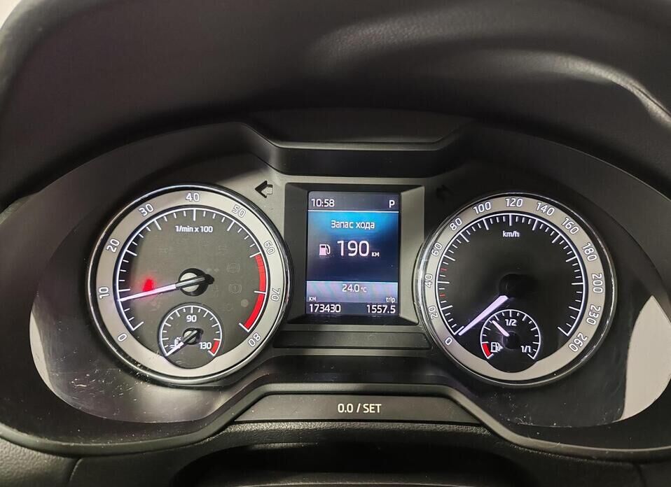 Skoda Octavia, III (A7) Рестайлинг 1.8 AMT (180 л.с.)