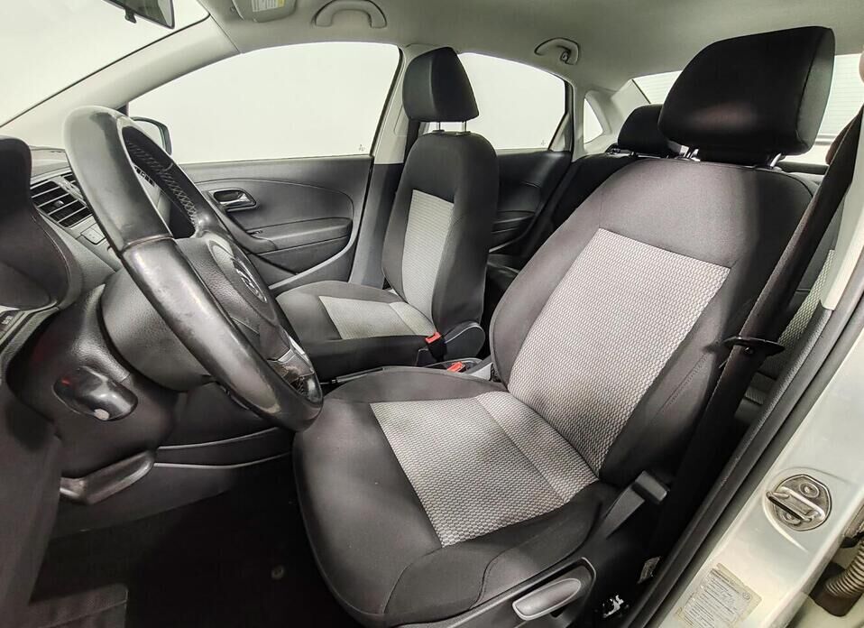 Volkswagen Polo, V 1.6 MT (105 л.с.)