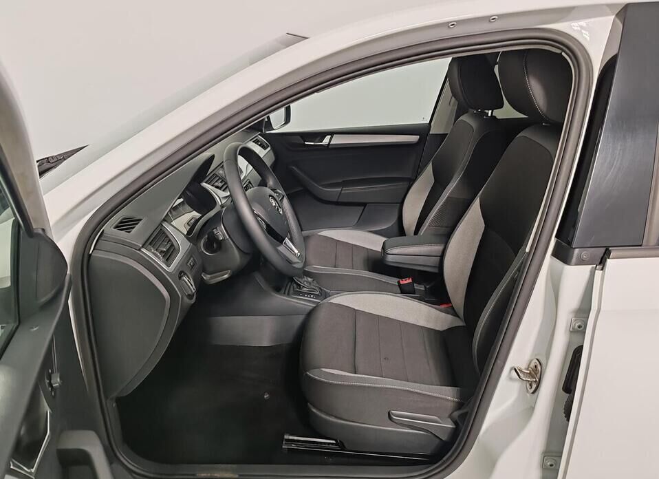 Skoda Rapid, I Рестайлинг 1.6 AT (110 л.с.)