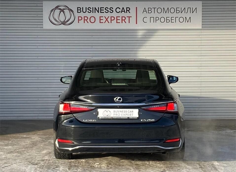 Lexus ES, VII 250 2.5 AT (200 л.с.)