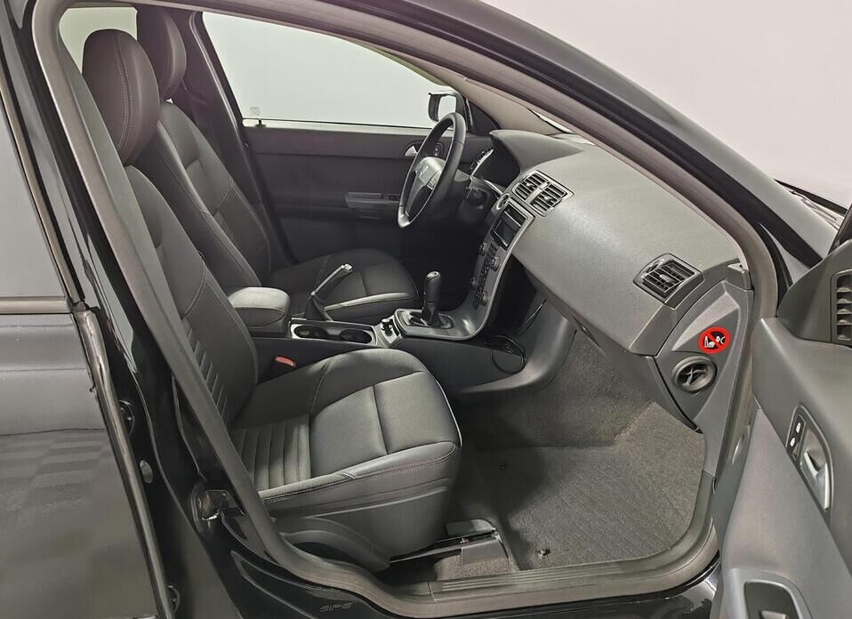 Volvo S40 1.6 MT (100 л.с.)