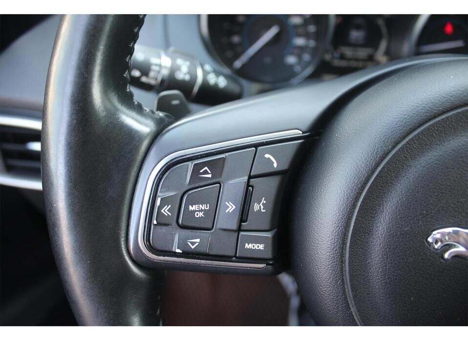 Jaguar F-Pace, I 2.0d AT (180 л.с.) 4WD