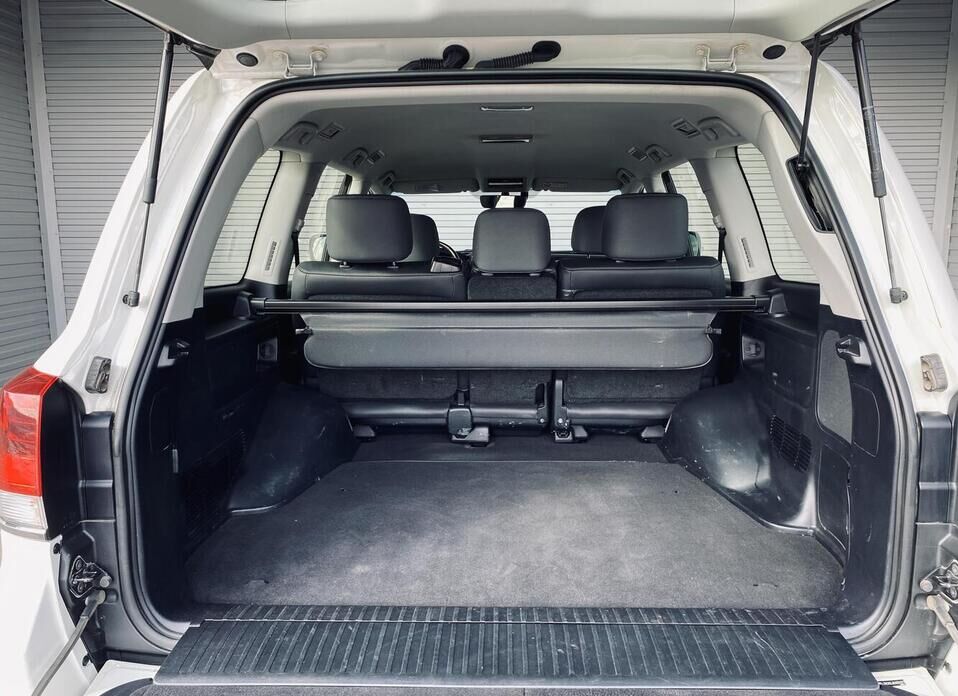 Toyota Land Cruiser, 200 Series Рестайлинг 2 4.5d AT (249 л.с.) 4WD