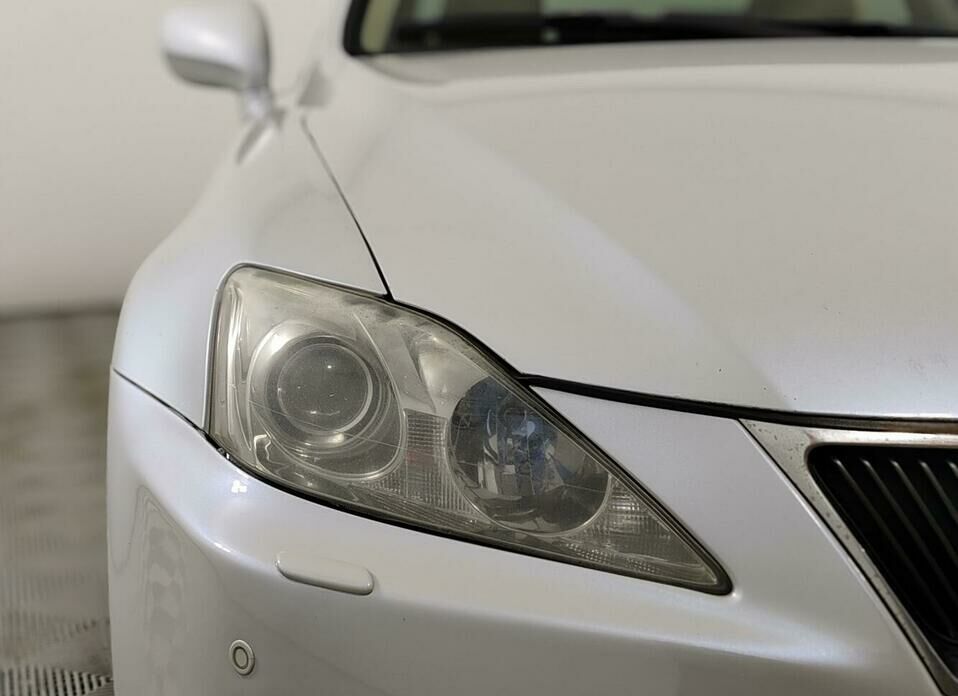 Lexus IS 250 2.5 AT (208 л.с.)