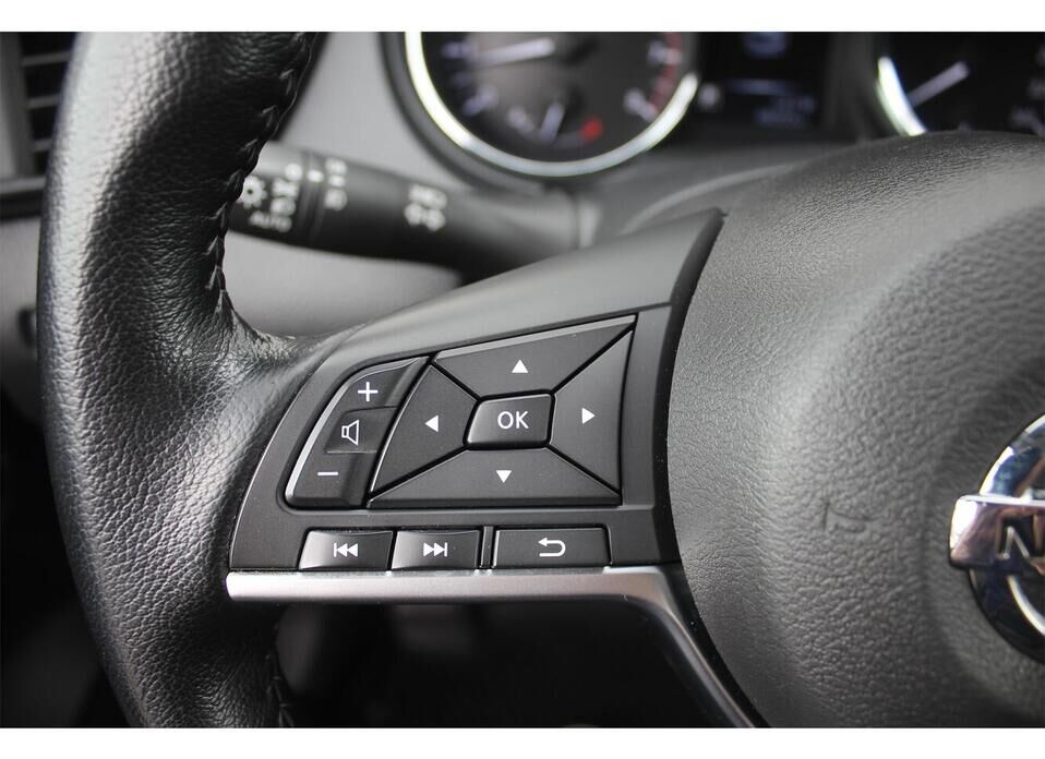 Nissan Qashqai, II Рестайлинг 2.0 CVT (144 л.с.)