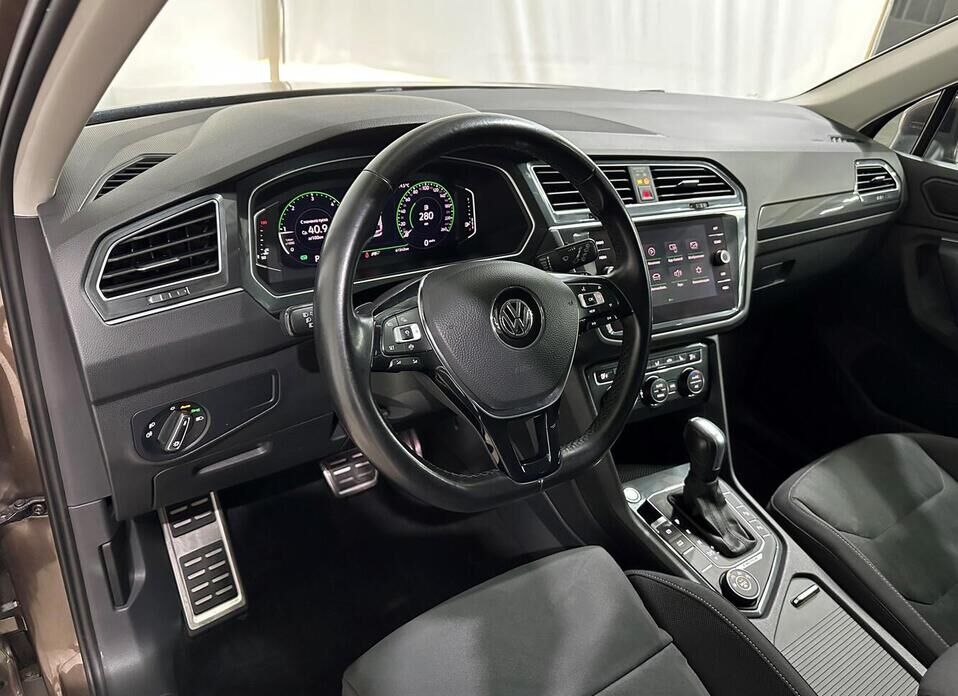 Volkswagen Tiguan, II 2.0d AMT (150 л.с.) 4WD
