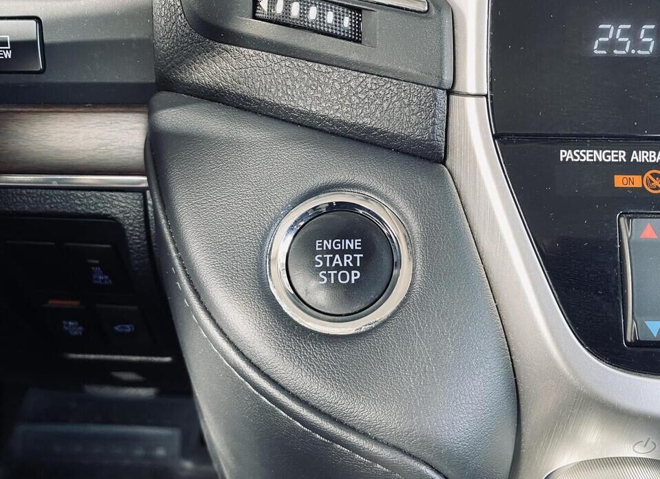 Toyota Land Cruiser, 200 Series Рестайлинг 2 4.5d AT (249 л.с.) 4WD