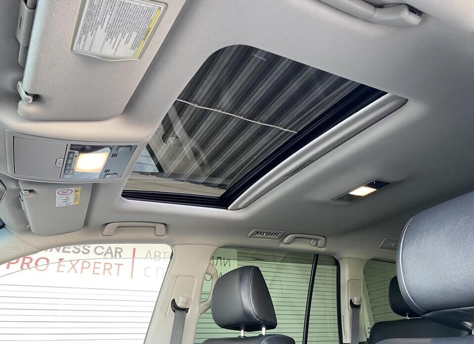 Toyota Land Cruiser, 200 Series Рестайлинг 2 4.5d AT (249 л.с.) 4WD