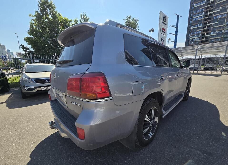 Lexus LX, III 570 5.7 AT (367 л.с.) 4WD