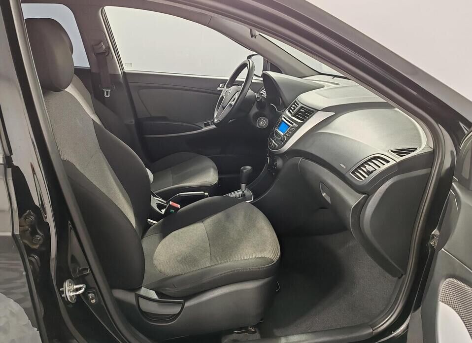 Hyundai Solaris, I 1.4 AT (107 л.с.)