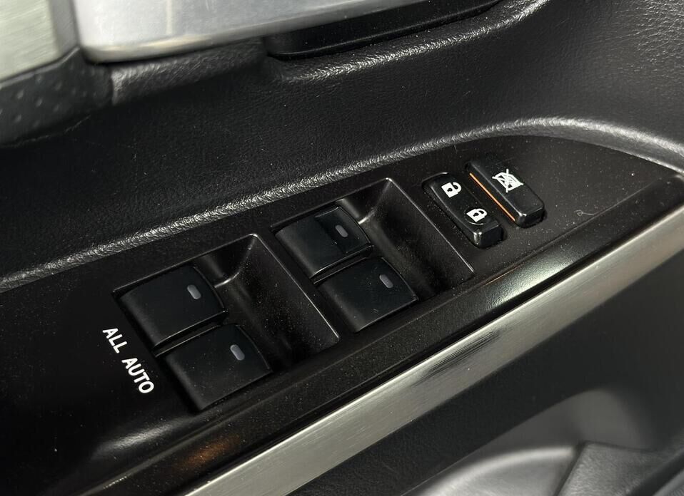 Toyota Land Cruiser, 200 Series Рестайлинг 2 4.6 AT (309 л.с.) 4WD