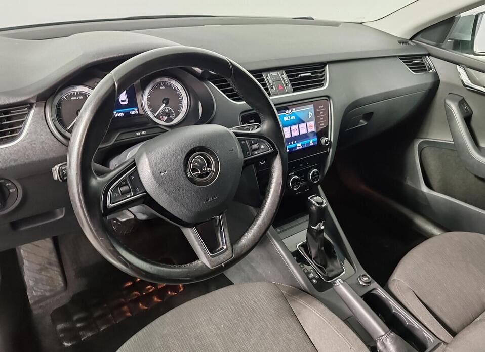 Skoda Octavia, III (A7) Рестайлинг 1.8 AMT (180 л.с.)