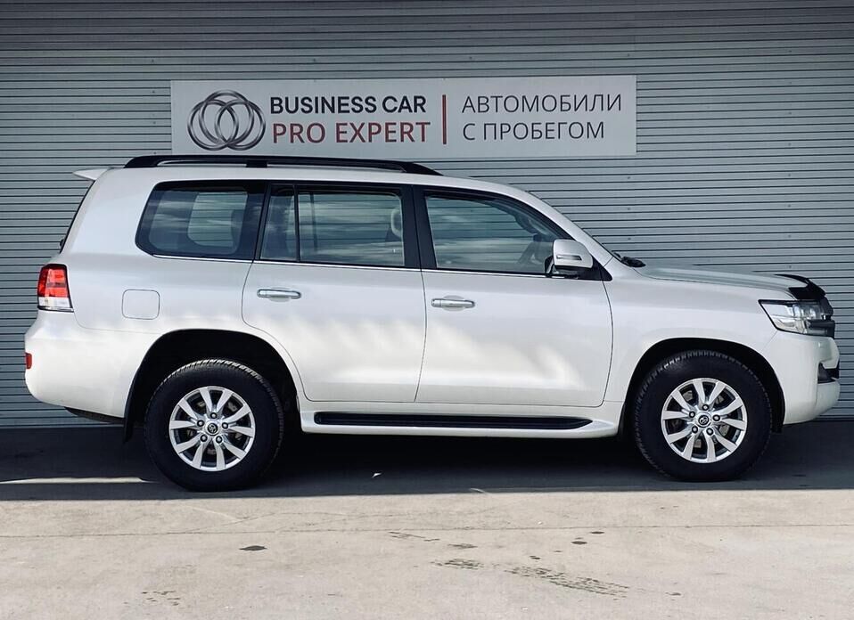Toyota Land Cruiser, 200 Series Рестайлинг 2 4.5d AT (249 л.с.) 4WD