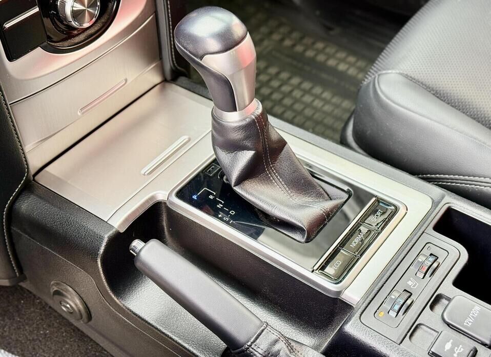 Toyota Land Cruiser Prado, 150 Series Рестайлинг 2 2.8d AT (177 л.с.) 4WD