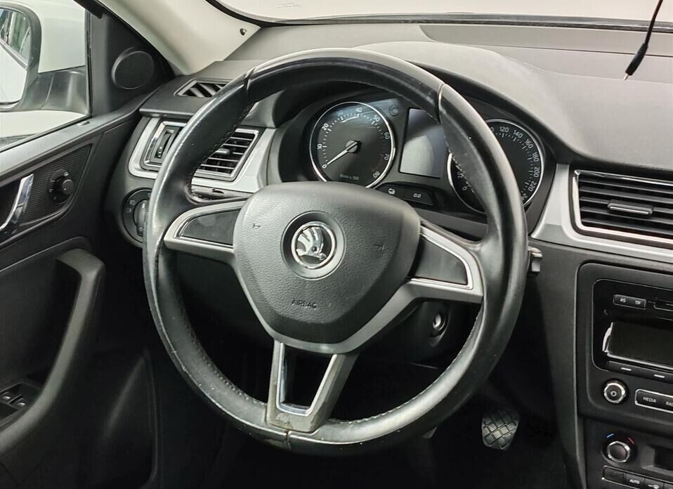 Skoda Rapid, I 1.6 MT (105 л.с.)