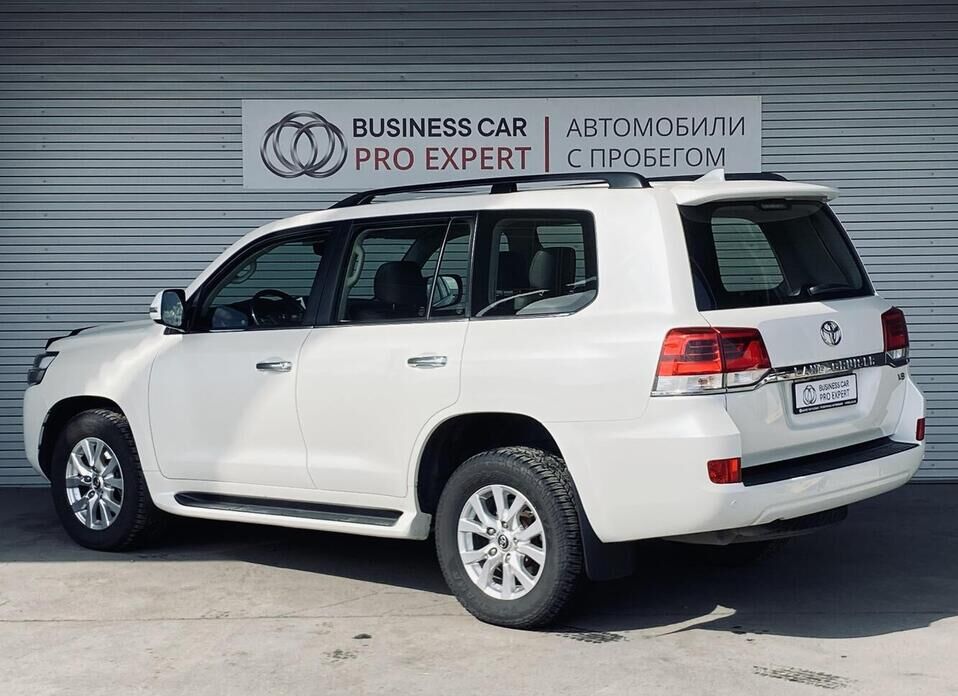Toyota Land Cruiser, 200 Series Рестайлинг 2 4.5d AT (249 л.с.) 4WD