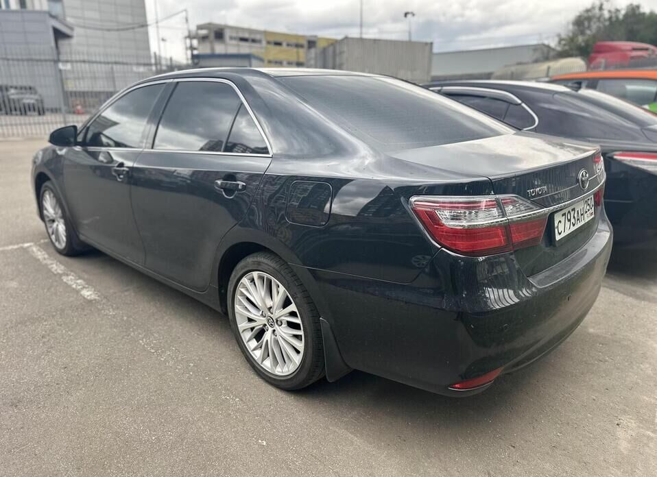 Toyota Camry 2.5 AT (181 л.с.)