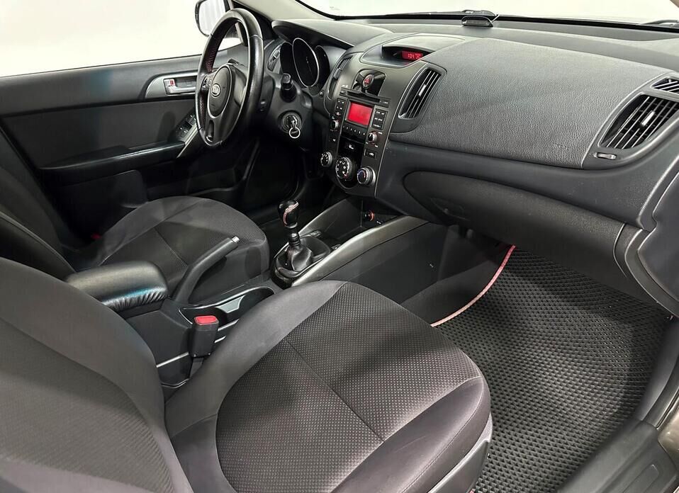 Kia Cerato, II 6-speed 1.6 MT (126 л.с.)