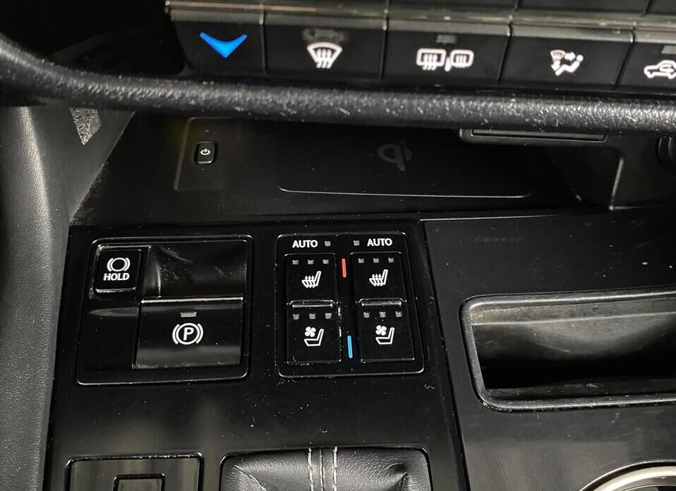 Lexus RX, IV Рестайлинг 300 2.0 AT (238 л.с.) 4WD