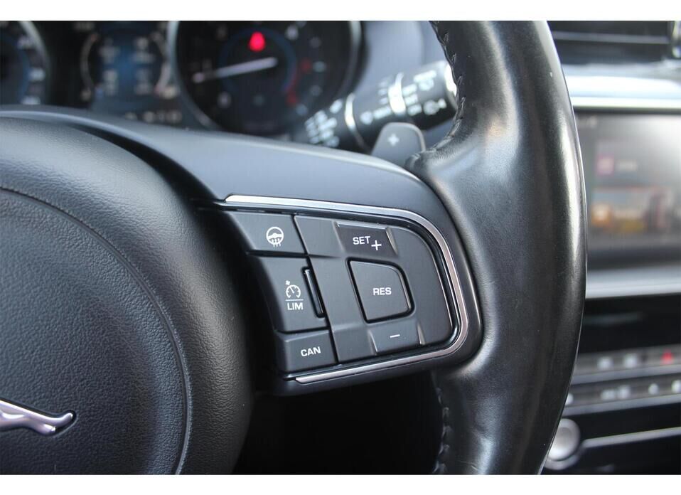 Jaguar F-Pace, I 2.0d AT (180 л.с.) 4WD