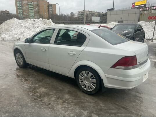 Opel Astra, 2012 г., 258 758 км