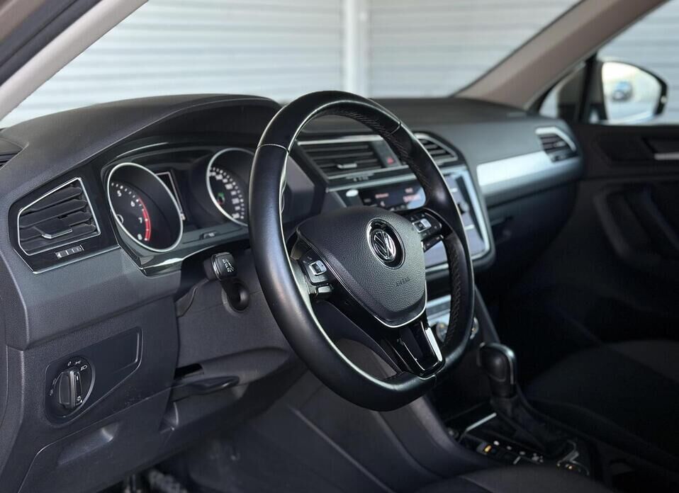 Volkswagen Tiguan, II 1.4 AMT (150 л.с.) 4WD