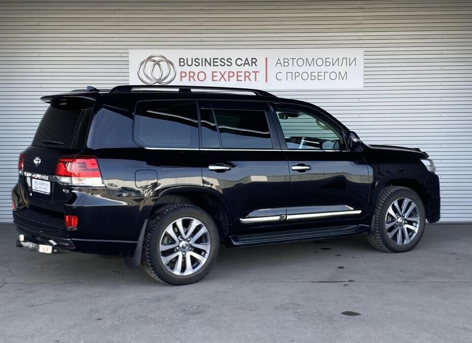 Toyota Land Cruiser, 200 Series Рестайлинг 2 4.5d AT (249 л.с.) 4WD