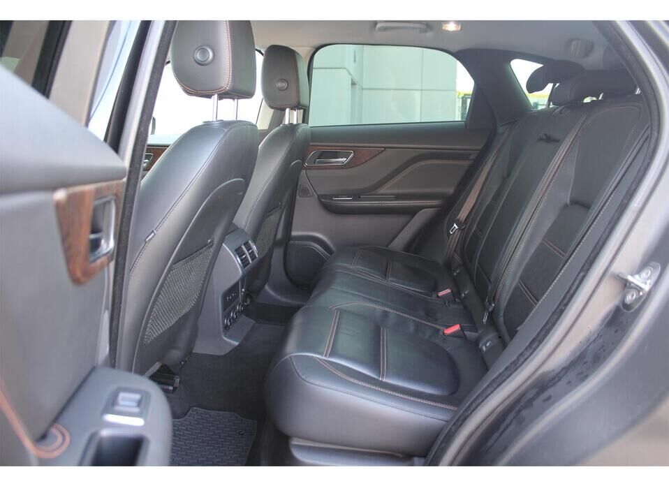 Jaguar F-Pace, I 2.0d AT (180 л.с.) 4WD