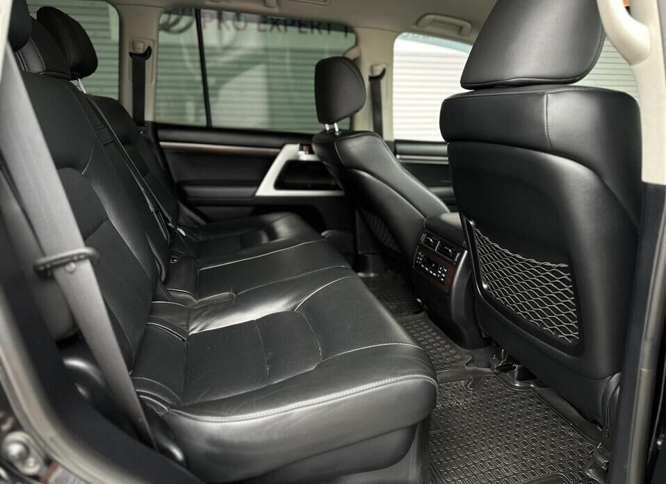 Toyota Land Cruiser, 200 Series Рестайлинг 2 4.6 AT (309 л.с.) 4WD