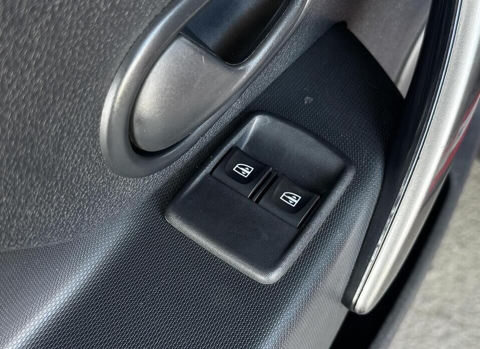 Renault Sandero, II Рестайлинг Stepway 1.6 MT (113 л.с.)