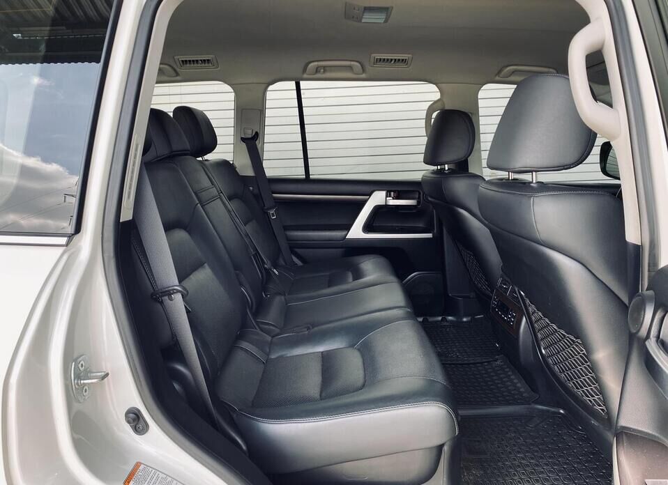 Toyota Land Cruiser, 200 Series Рестайлинг 2 4.5d AT (249 л.с.) 4WD