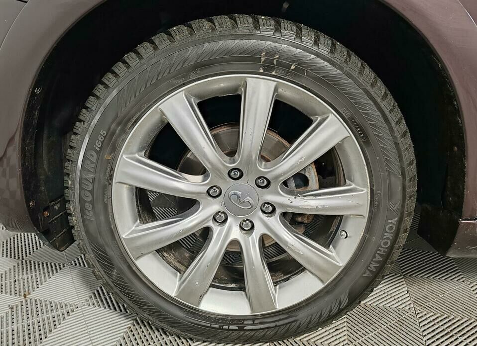 Infiniti QX80 5.6 AT (405 л.с.) 4WD