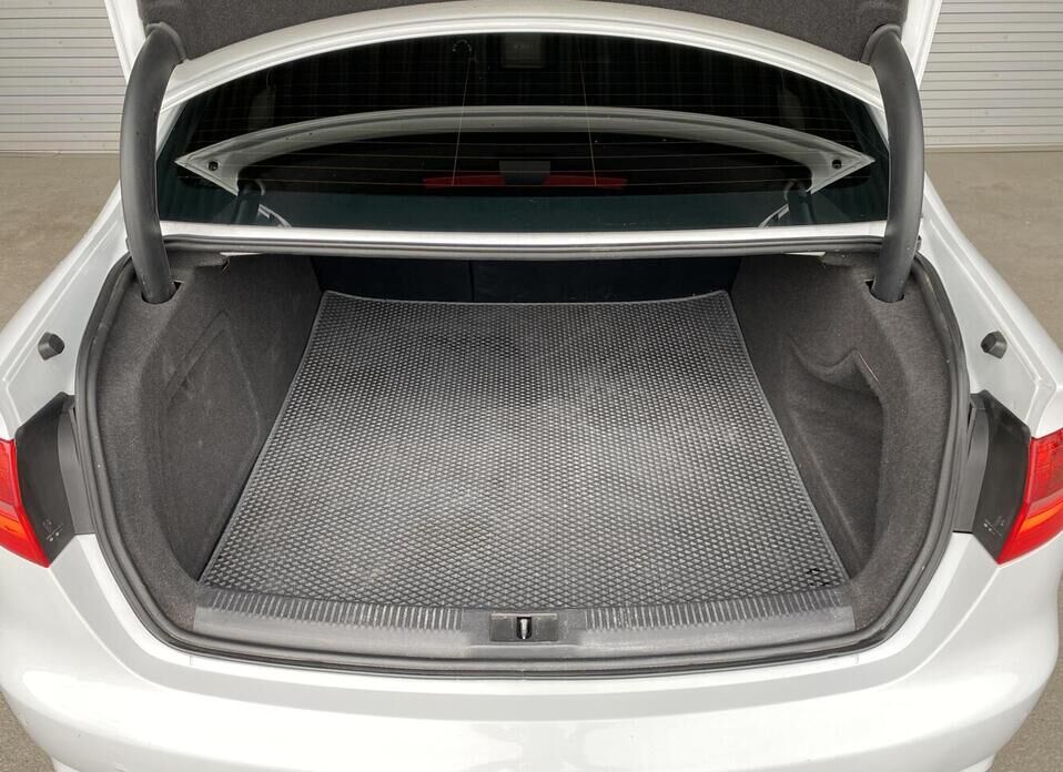 Audi A4, IV (B8) Рестайлинг 1.8 CVT (170 л.с.)