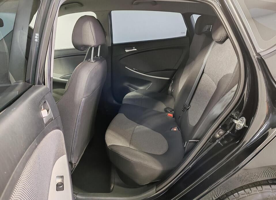 Hyundai Solaris, I 1.4 AT (107 л.с.)