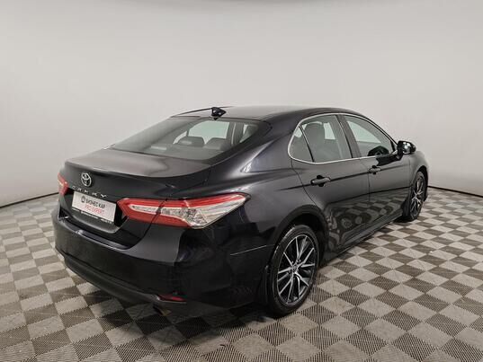 Toyota Camry, 2021 г., 45 132 км