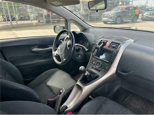 Toyota Auris, 2007 г., 242 270 км