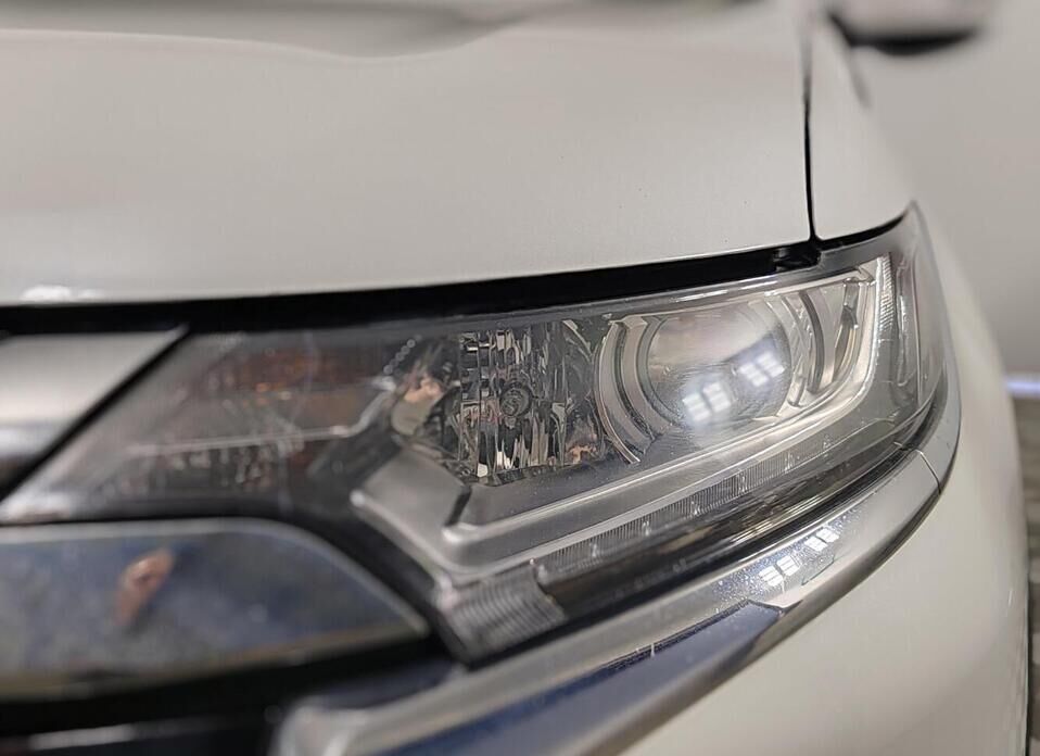 Mitsubishi Outlander, III Рестайлинг 2 2.0 CVT (146 л.с.) 4WD